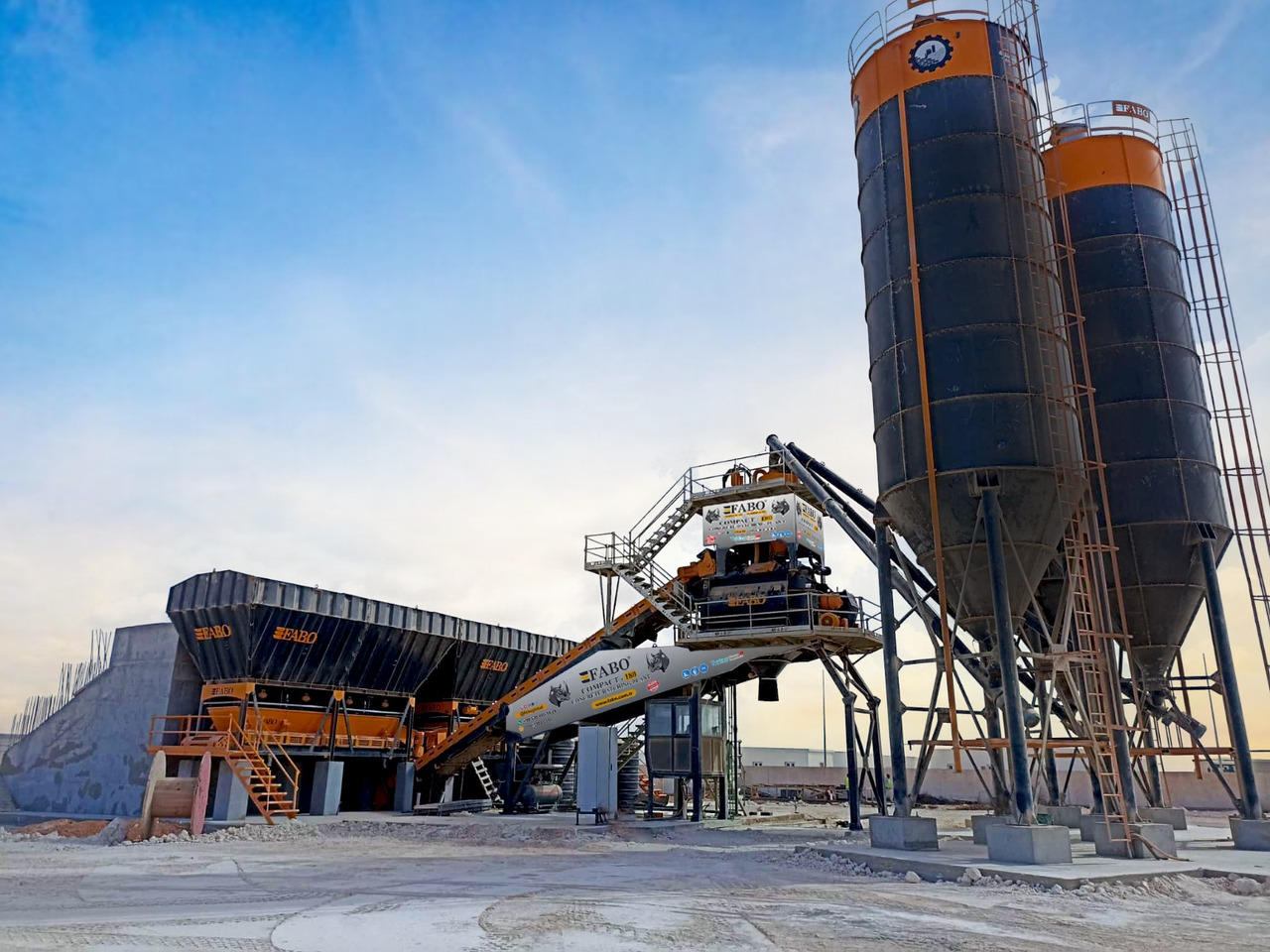 FABO compact concrete plant - מנחית בטון: תמונה 2 FABO compact concrete plant - מנחית בטון: תמונה 2