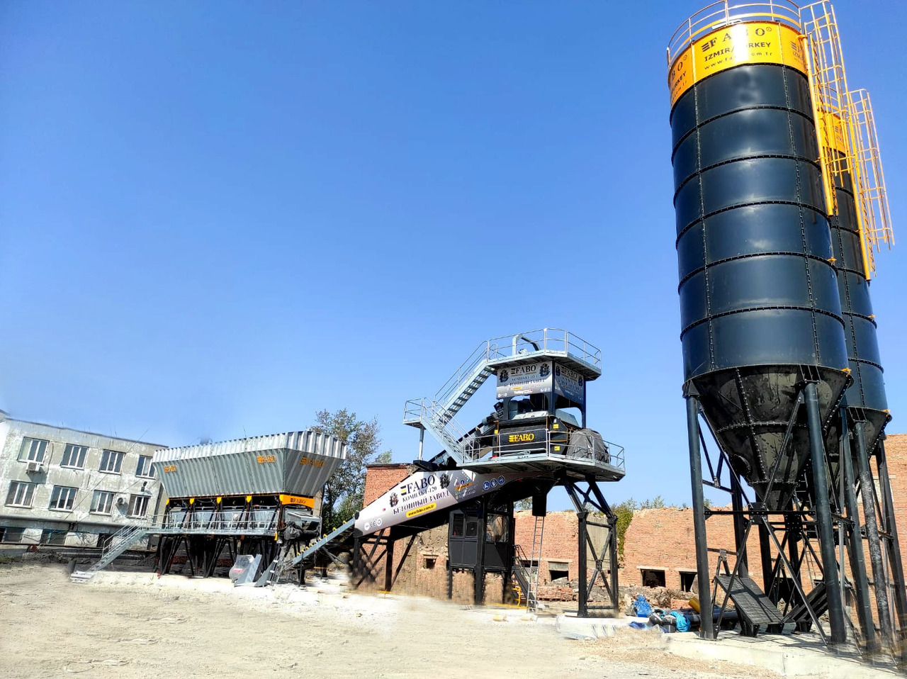 FABO compact concrete plant - מנחית בטון: תמונה 4 FABO compact concrete plant - מנחית בטון: תמונה 4