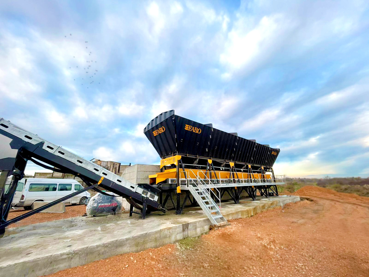 FABO compact concrete plant - מנחית בטון: תמונה 5 FABO compact concrete plant - מנחית בטון: תמונה 5