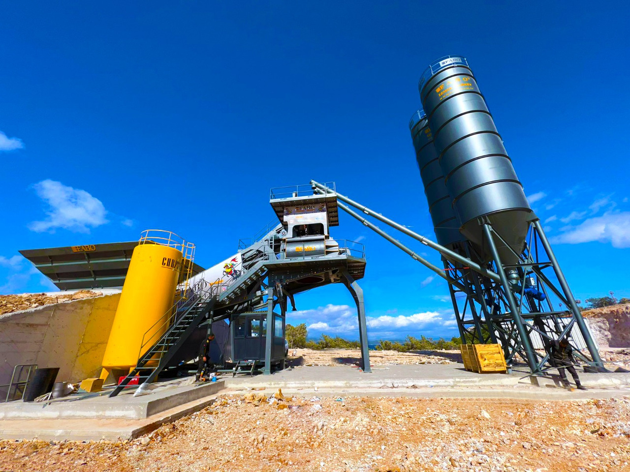 FABO mobile concrete batching plant - מנחית בטון: תמונה 3 FABO mobile concrete batching plant - מנחית בטון: תמונה 3