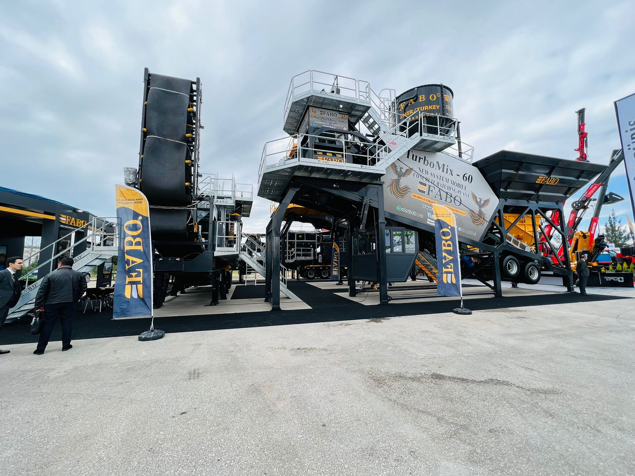 FABO mobile concrete batching plant - מנחית בטון: תמונה 2 FABO mobile concrete batching plant - מנחית בטון: תמונה 2
