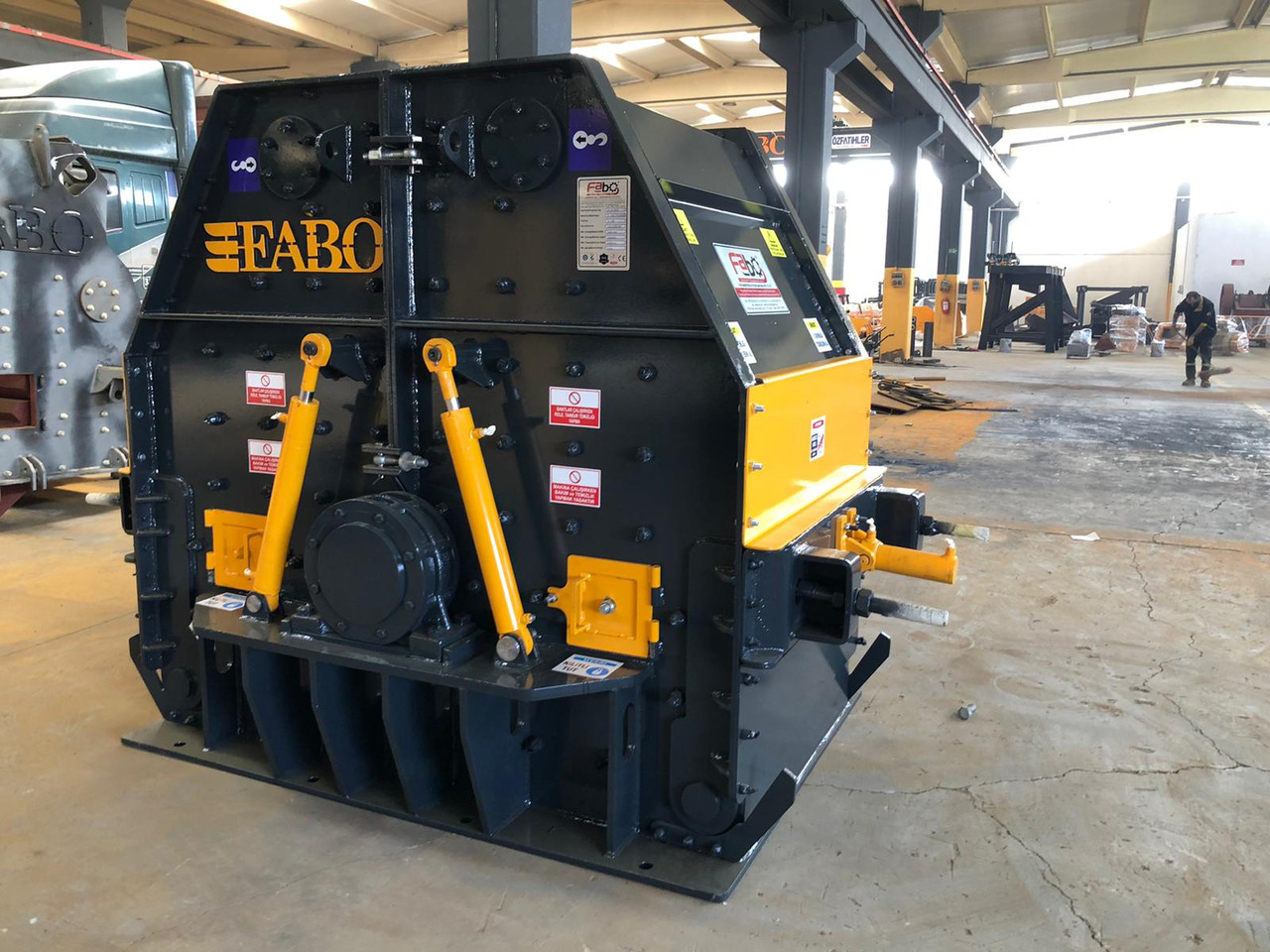 FABO tertiary crusher - מגרסת התנגשות: תמונה 1 FABO tertiary crusher - מגרסת התנגשות: תמונה 1