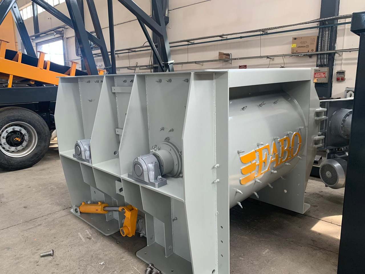 FABO twin shaft mixer - מערבל בטון: תמונה 5 FABO twin shaft mixer - מערבל בטון: תמונה 5