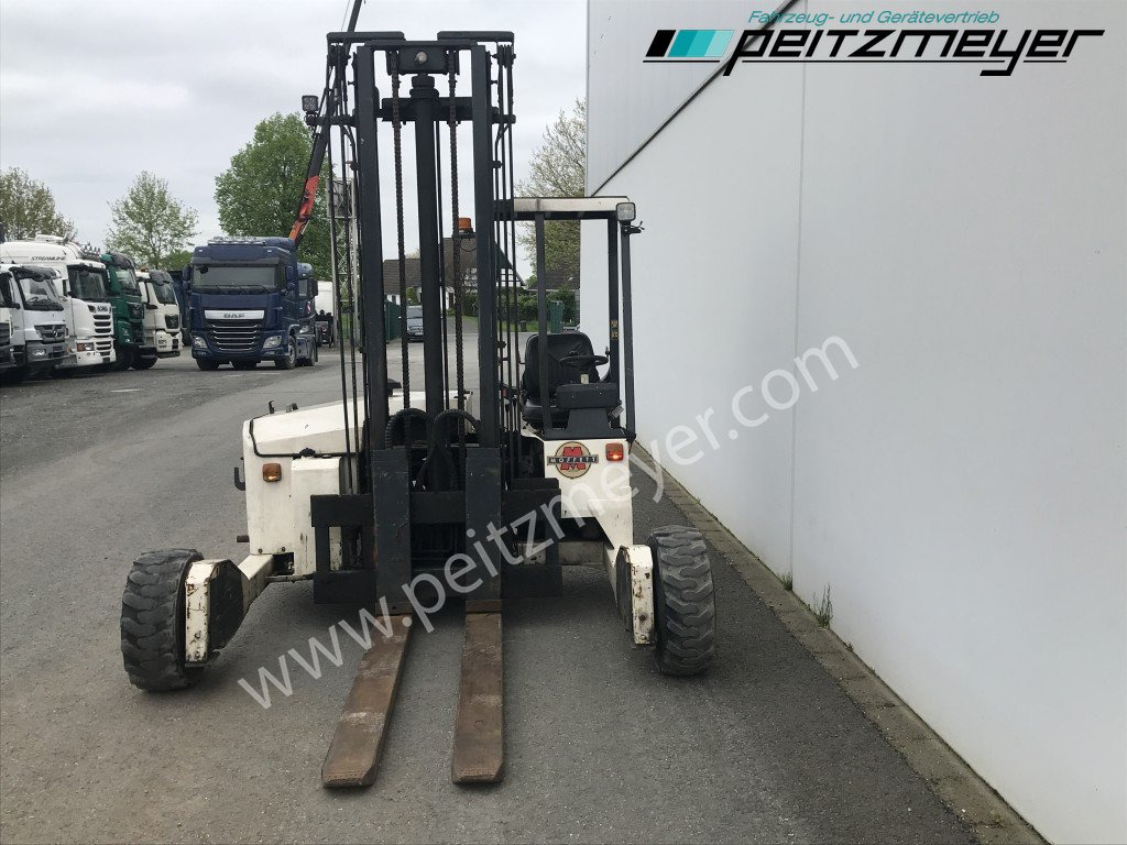 Moffett Mitnahmestapler M 2003 STM Allrad - מלגזה מותקנת על משאית: תמונה 5 Moffett Mitnahmestapler M 2003 STM Allrad - מלגזה מותקנת על משאית: תמונה 5