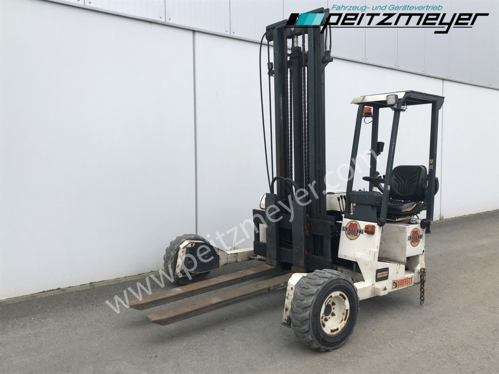 Moffett Mitnahmestapler M 2003 STM Allrad - מלגזה מותקנת על משאית: תמונה 1 Moffett Mitnahmestapler M 2003 STM Allrad - מלגזה מותקנת על משאית: תמונה 1