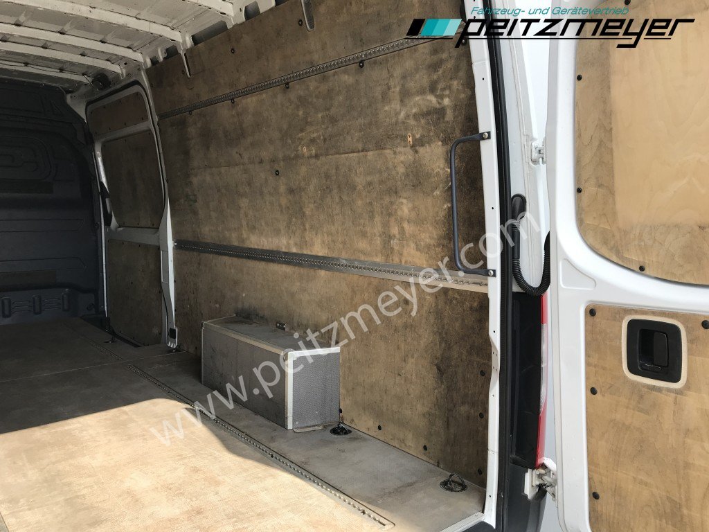 כלי רכב מסחרי עם לוח : תמונה 26