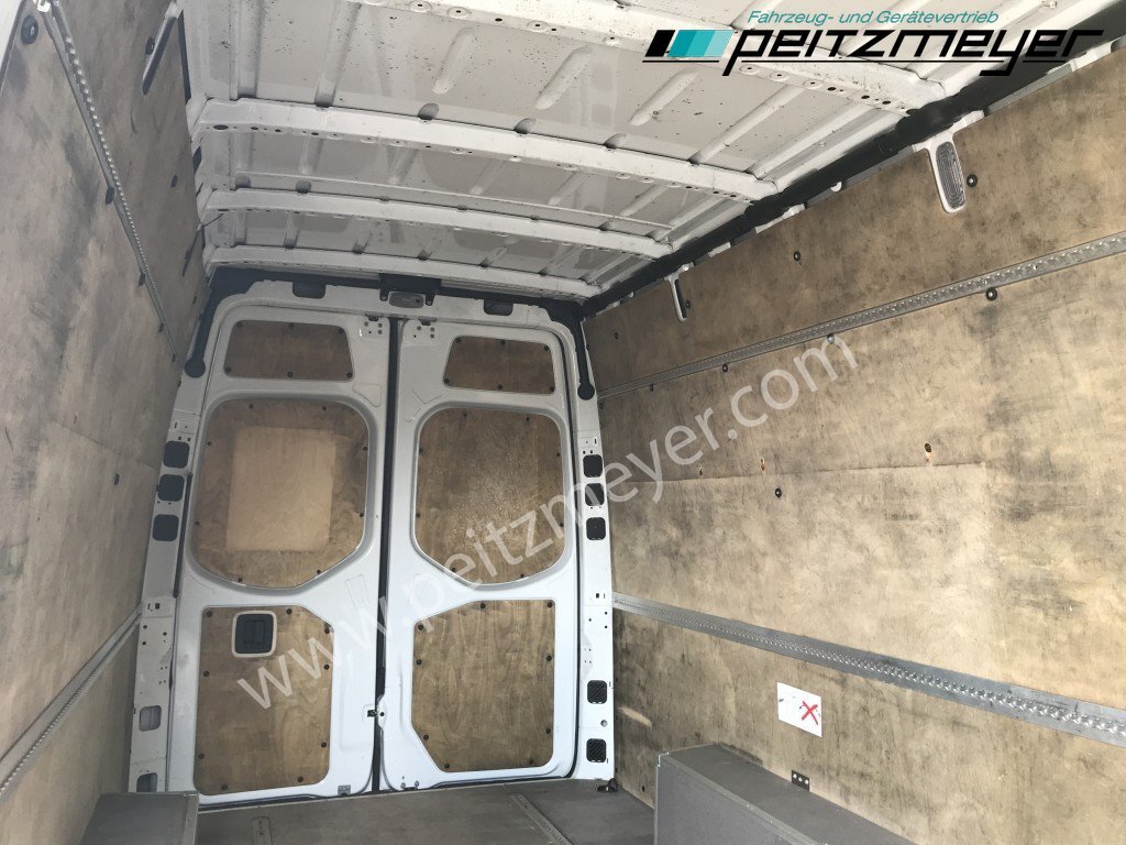 כלי רכב מסחרי עם לוח : תמונה 18