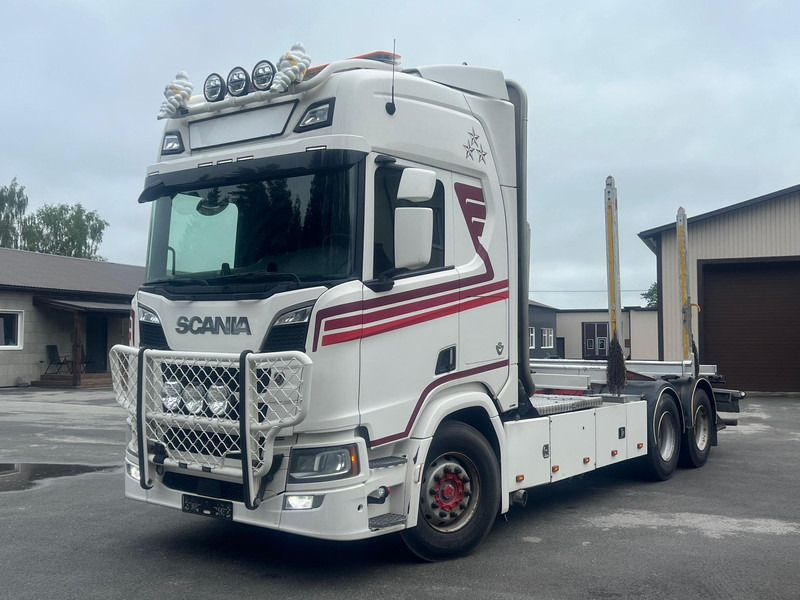 Scania R730 B6X4NB - משאית עץ, משאית מנוף: תמונה 1 Scania R730 B6X4NB - משאית עץ, משאית מנוף: תמונה 1