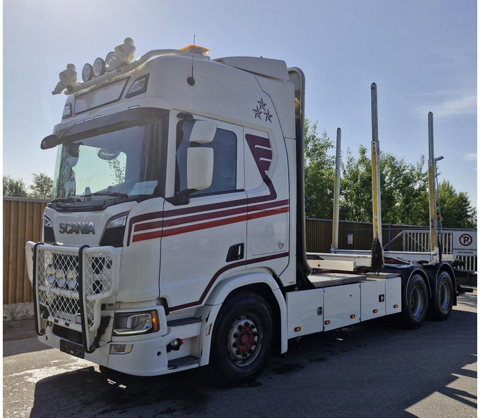 Scania R730 B6X4NB - משאית עץ, משאית מנוף: תמונה 1 Scania R730 B6X4NB - משאית עץ, משאית מנוף: תמונה 1