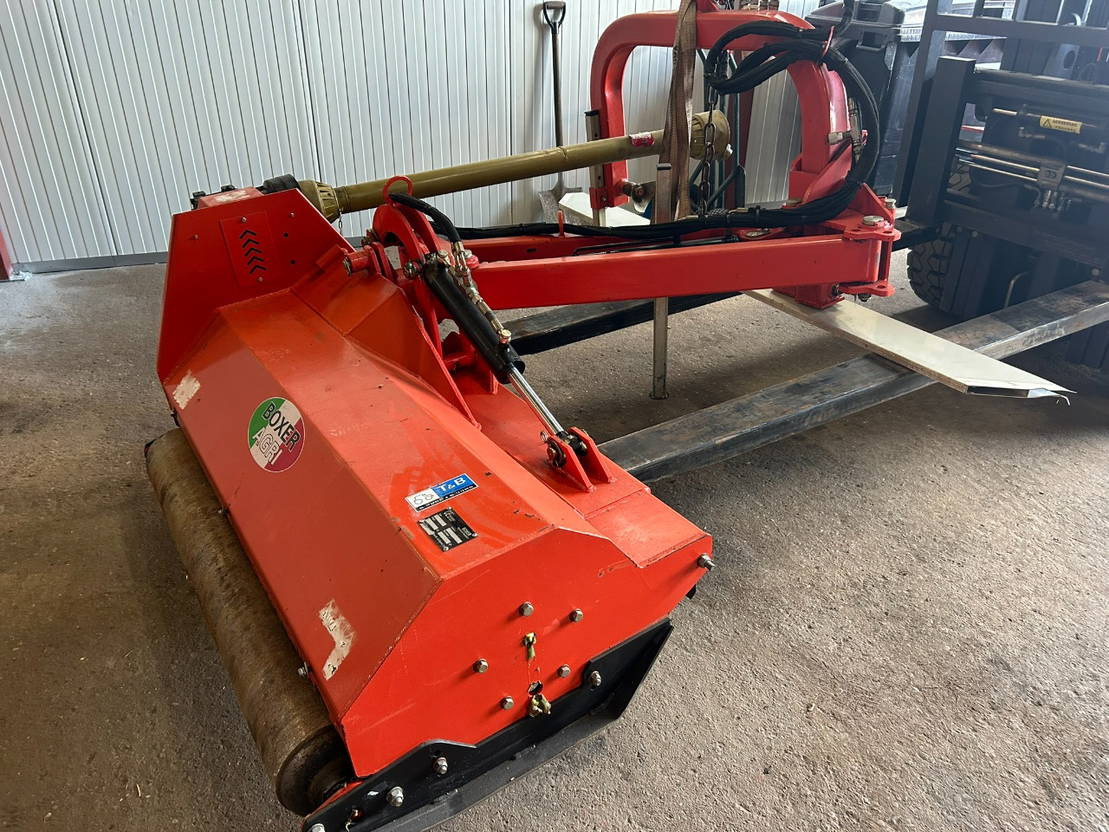 Boxer verstekklepelmaaier type AG140 - מכסחת שוליים: תמונה 1 Boxer verstekklepelmaaier type AG140 - מכסחת שוליים: תמונה 1