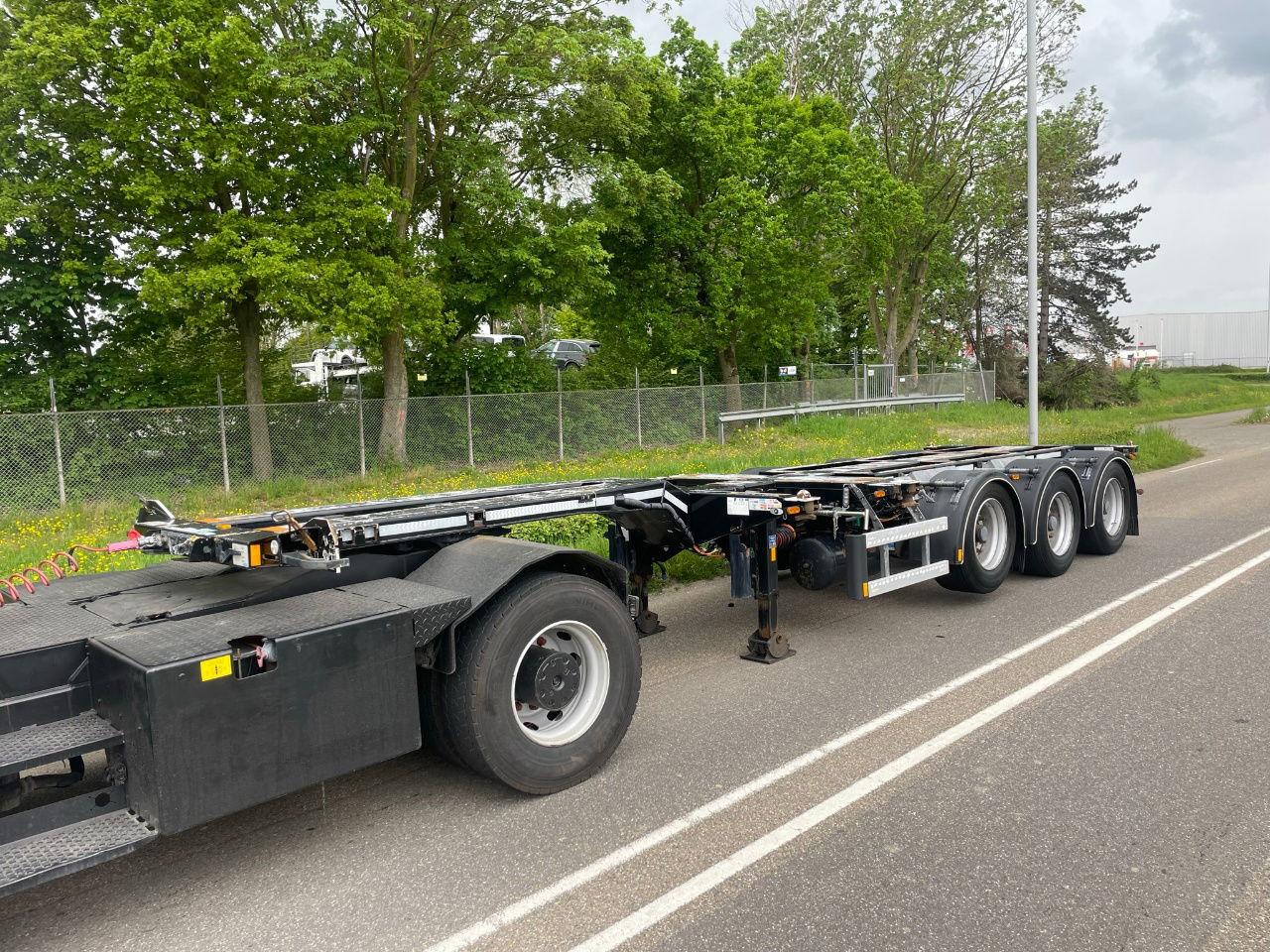 Broshuis Mfcc 20-30-40-45 FT HC / Disc brakes / Lifting axle / led / NL trailer/ - סמיטריילר מוביל מכולות/ החלפת גוף: תמונה 1 Broshuis Mfcc 20-30-40-45 FT HC / Disc brakes / Lifting axle / led / NL trailer/ - סמיטריילר מוביל מכולות/ החלפת גוף: תמונה 1