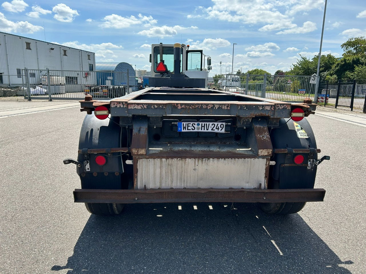 Mafa 20 ft tipping chassis / disc brakes / lifting axle / alcoa wheels / - סמיטריילר מוביל מכולות/ החלפת גוף: תמונה 4 Mafa 20 ft tipping chassis / disc brakes / lifting axle / alcoa wheels / - סמיטריילר מוביל מכולות/ החלפת גוף: תמונה 4