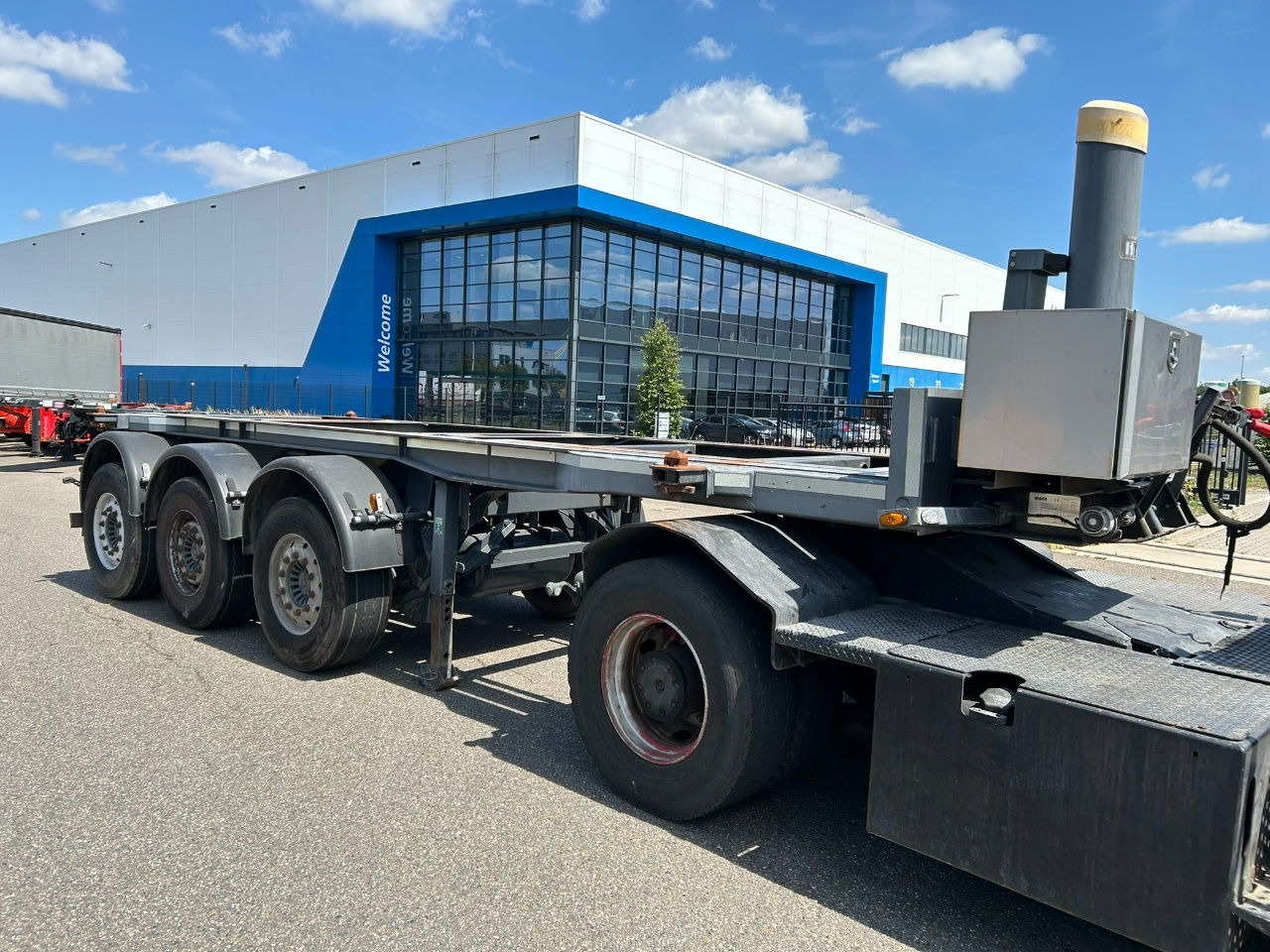 Mafa 20 ft tipping chassis / disc brakes / lifting axle / alcoa wheels / - סמיטריילר מוביל מכולות/ החלפת גוף: תמונה 2 Mafa 20 ft tipping chassis / disc brakes / lifting axle / alcoa wheels / - סמיטריילר מוביל מכולות/ החלפת גוף: תמונה 2