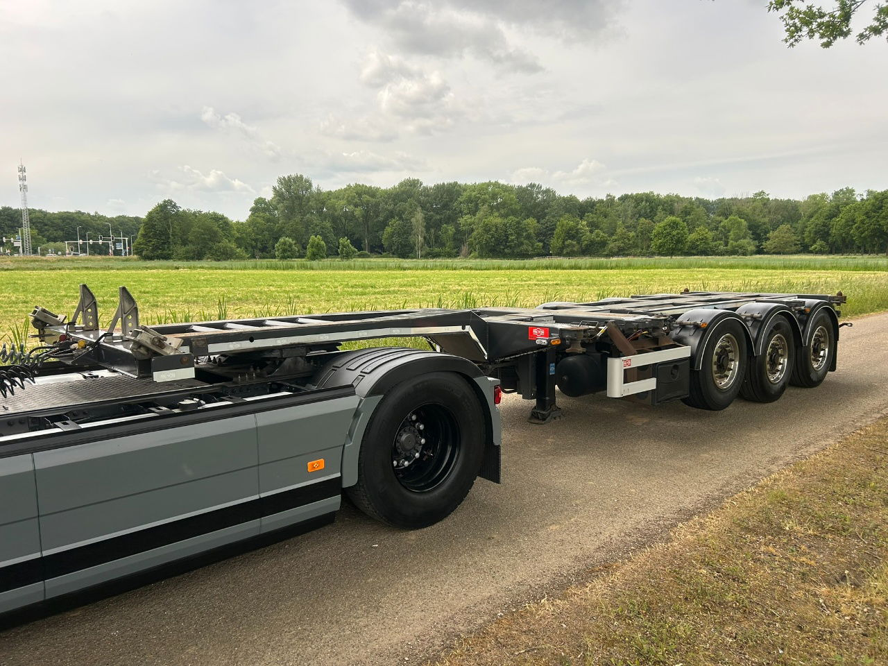 Pacton ET3 / Bpw Disc / Lifting axle / 2x20/30/40/45 ft hc / Tyres 80 / Tuf 3-20 - סמיטריילר מוביל מכולות/ החלפת גוף: תמונה 1 Pacton ET3 / Bpw Disc / Lifting axle / 2x20/30/40/45 ft hc / Tyres 80 / Tuf 3-20 - סמיטריילר מוביל מכולות/ החלפת גוף: תמונה 1