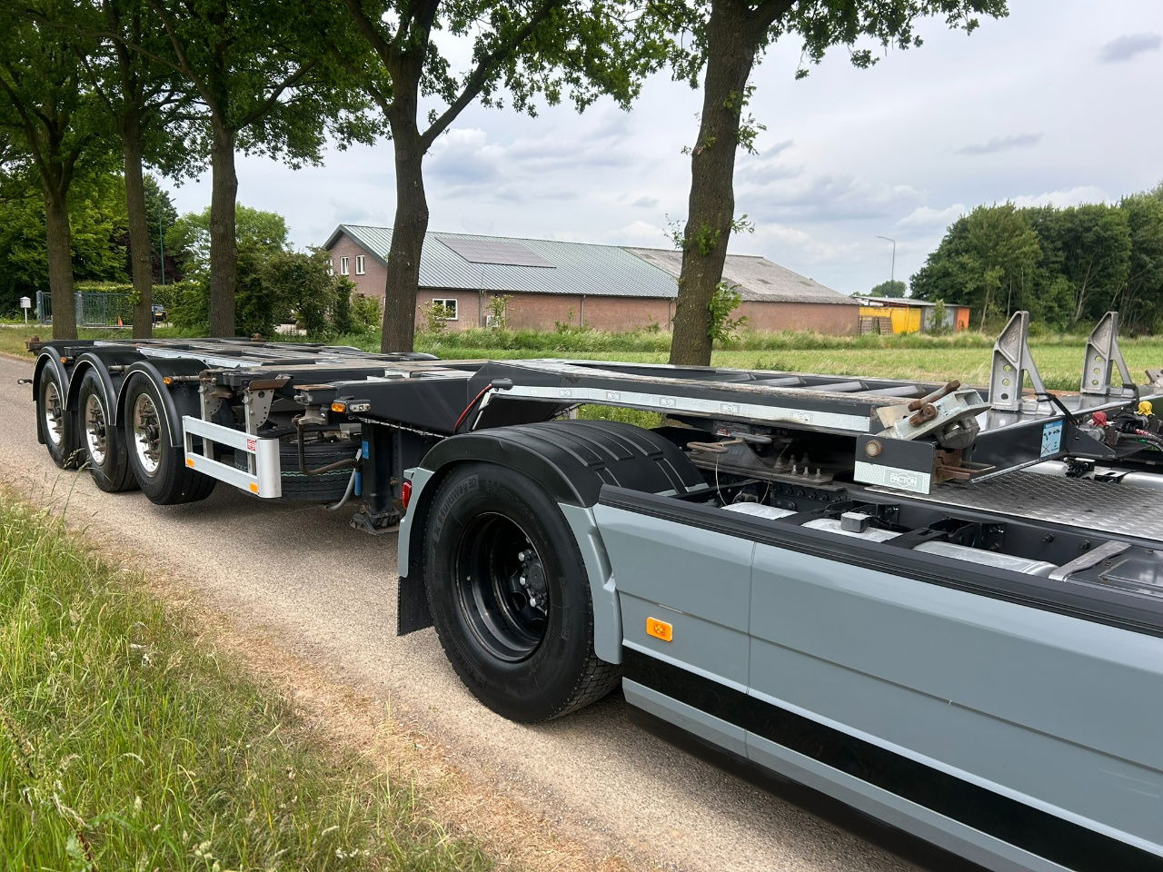 Pacton ET3 / Bpw Disc / Lifting axle / 2x20/30/40/45 ft hc / Tyres 80 / Tuf 3-20 - סמיטריילר מוביל מכולות/ החלפת גוף: תמונה 2 Pacton ET3 / Bpw Disc / Lifting axle / 2x20/30/40/45 ft hc / Tyres 80 / Tuf 3-20 - סמיטריילר מוביל מכולות/ החלפת גוף: תמונה 2