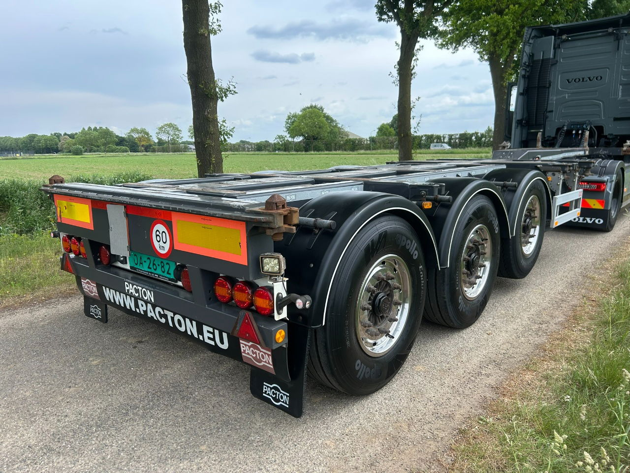 Pacton ET3 / Bpw Disc / Lifting axle / 2x20/30/40/45 ft hc / Tyres 80 / Tuf 3-20 - סמיטריילר מוביל מכולות/ החלפת גוף: תמונה 3 Pacton ET3 / Bpw Disc / Lifting axle / 2x20/30/40/45 ft hc / Tyres 80 / Tuf 3-20 - סמיטריילר מוביל מכולות/ החלפת גוף: תמונה 3
