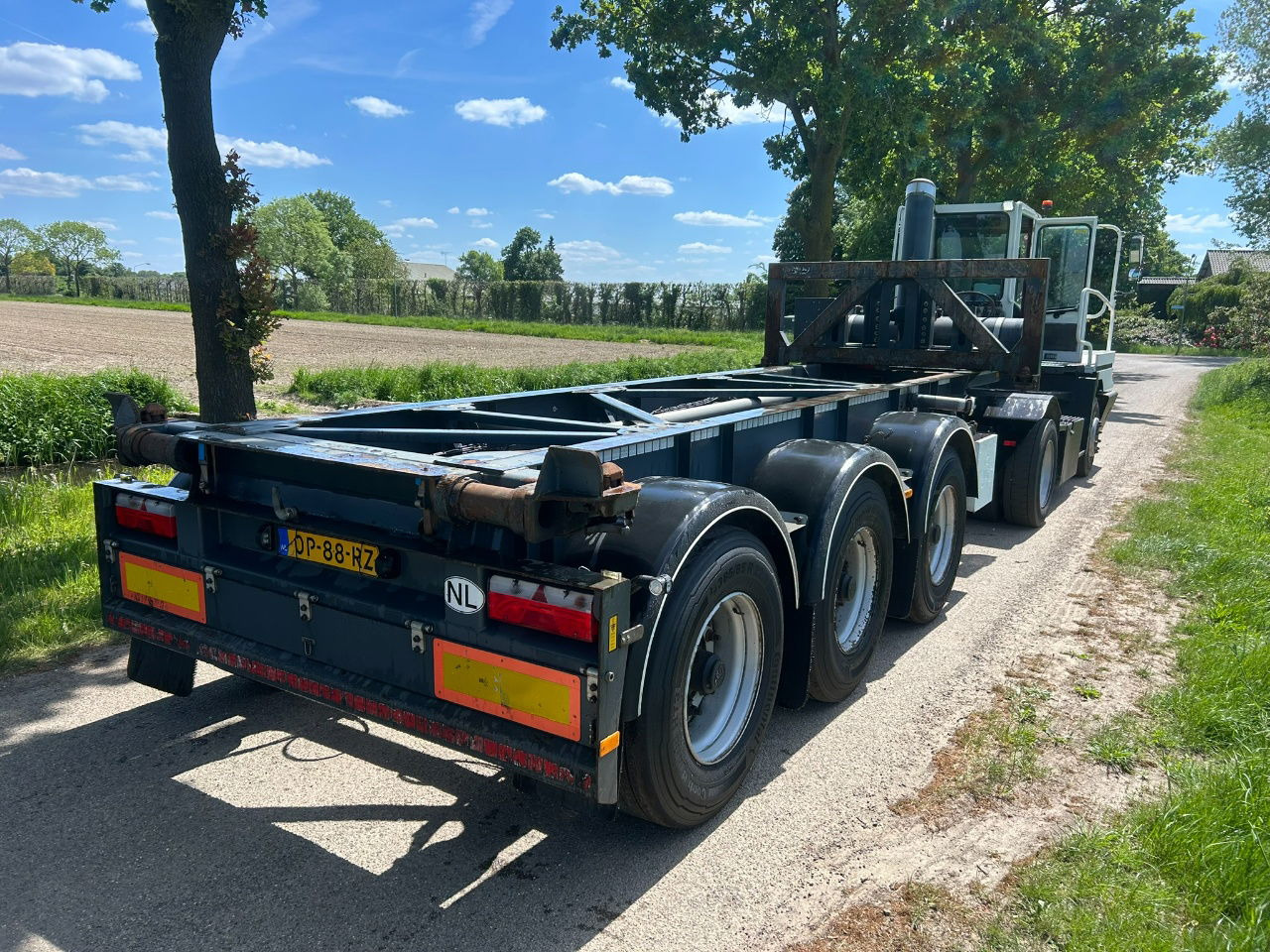 Van Hool 20 ft tipping / elect. 24 v / Tuf 3-2026 / Tyres 70 / Only 49500 km / t - סמיטריילר מוביל מכולות/ החלפת גוף: תמונה 2 Van Hool 20 ft tipping / elect. 24 v / Tuf 3-2026 / Tyres 70 / Only 49500 km / t - סמיטריילר מוביל מכולות/ החלפת גוף: תמונה 2