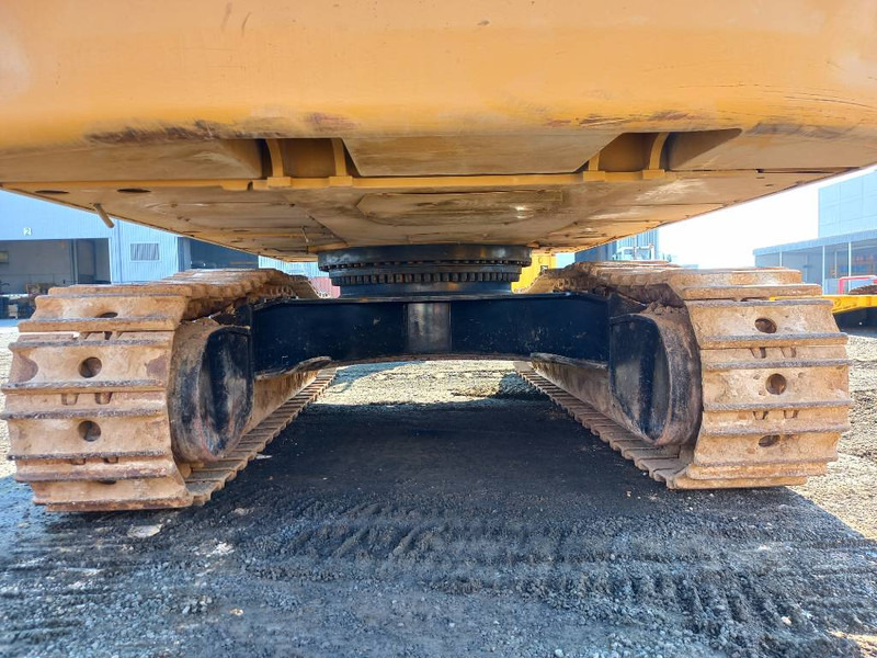 מחפר סורק Cat 350 (Abu Dhabi): תמונה 14