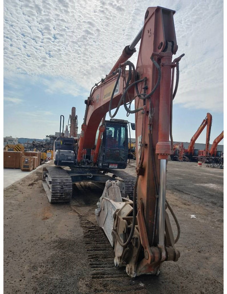 Hitachi ZX220LC (Abu Dhabi) - מחפר סורק: תמונה 4 Hitachi ZX220LC (Abu Dhabi) - מחפר סורק: תמונה 4