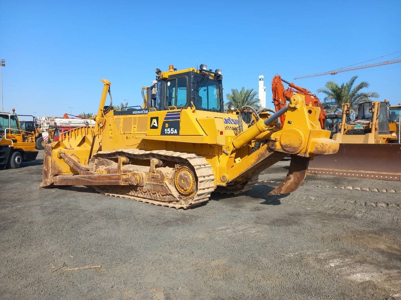 Komatsu D155A-6R (4 pcs available in Abu Dhabi) - דחפור: תמונה 2 Komatsu D155A-6R (4 pcs available in Abu Dhabi) - דחפור: תמונה 2