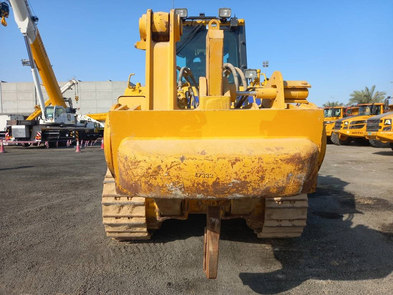 Komatsu D155A-6R (4 pcs available in Abu Dhabi) - דחפור: תמונה 3 Komatsu D155A-6R (4 pcs available in Abu Dhabi) - דחפור: תמונה 3