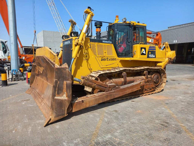 Komatsu D155A-6R (4 pieces available - Abu Dhabi) - דחפור: תמונה 1 Komatsu D155A-6R (4 pieces available - Abu Dhabi) - דחפור: תמונה 1