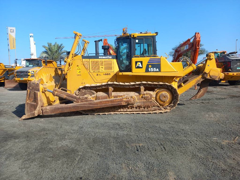 Komatsu D155A-6R (4 pieces available - Abu Dhabi) - דחפור: תמונה 1 Komatsu D155A-6R (4 pieces available - Abu Dhabi) - דחפור: תמונה 1