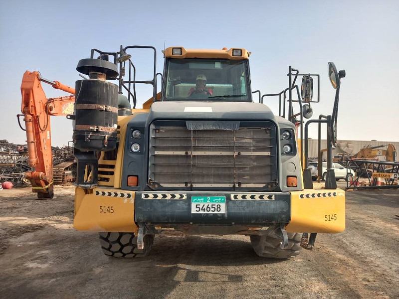Komatsu HM400-3R (4 pcs available in Abu Dhabi) - מסיר פסולת מפרקי: תמונה 5 Komatsu HM400-3R (4 pcs available in Abu Dhabi) - מסיר פסולת מפרקי: תמונה 5