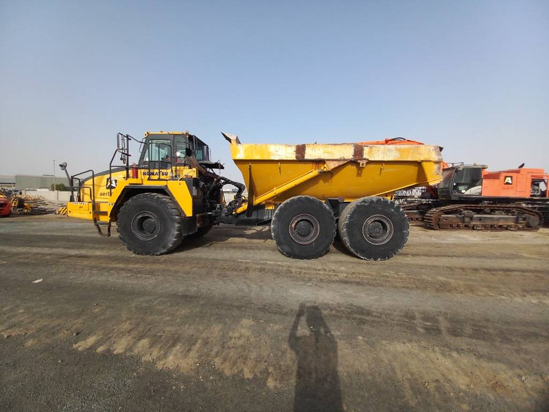 Komatsu HM400-3R (4 pcs available in Abu Dhabi) - מסיר פסולת מפרקי: תמונה 1 Komatsu HM400-3R (4 pcs available in Abu Dhabi) - מסיר פסולת מפרקי: תמונה 1