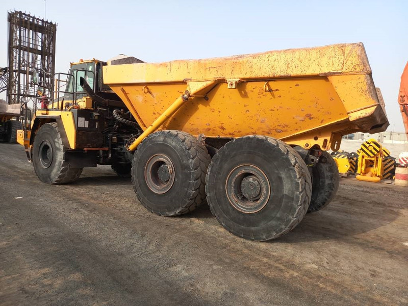 Komatsu HM400-3R (4 pcs available in Abu Dhabi) - מסיר פסולת מפרקי: תמונה 2 Komatsu HM400-3R (4 pcs available in Abu Dhabi) - מסיר פסולת מפרקי: תמונה 2