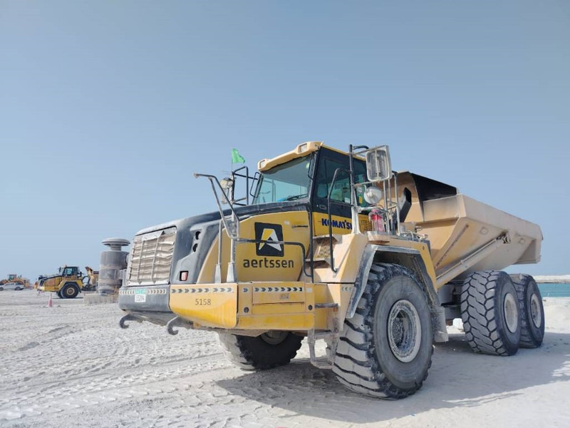 Komatsu HM400-3R (4 pieces available in Abu Dhabi) - מסיר פסולת מפרקי: תמונה 3 Komatsu HM400-3R (4 pieces available in Abu Dhabi) - מסיר פסולת מפרקי: תמונה 3