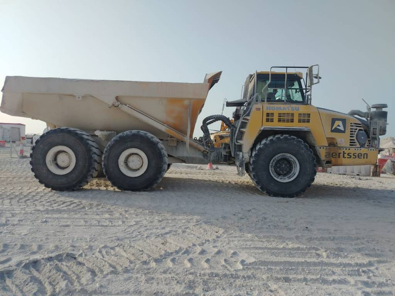 Komatsu HM400-3R (4 pieces available in Abu Dhabi) - מסיר פסולת מפרקי: תמונה 2 Komatsu HM400-3R (4 pieces available in Abu Dhabi) - מסיר פסולת מפרקי: תמונה 2