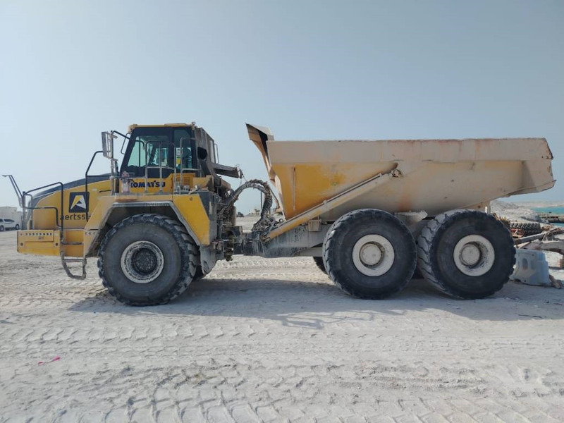 Komatsu HM400-3R (4 pieces available in Abu Dhabi) - מסיר פסולת מפרקי: תמונה 1 Komatsu HM400-3R (4 pieces available in Abu Dhabi) - מסיר פסולת מפרקי: תמונה 1
