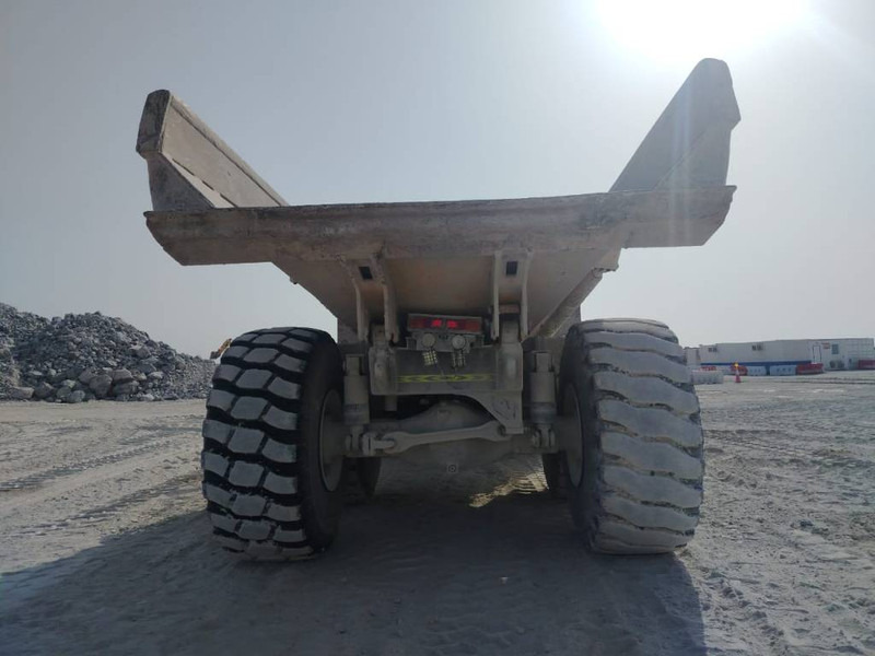 Komatsu HM400-3R (4 pieces available in Abu Dhabi) - מסיר פסולת מפרקי: תמונה 5 Komatsu HM400-3R (4 pieces available in Abu Dhabi) - מסיר פסולת מפרקי: תמונה 5