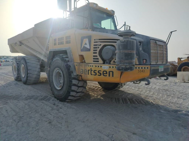 Komatsu HM400-3R (4 pieces available in Abu Dhabi) - מסיר פסולת מפרקי: תמונה 4 Komatsu HM400-3R (4 pieces available in Abu Dhabi) - מסיר פסולת מפרקי: תמונה 4