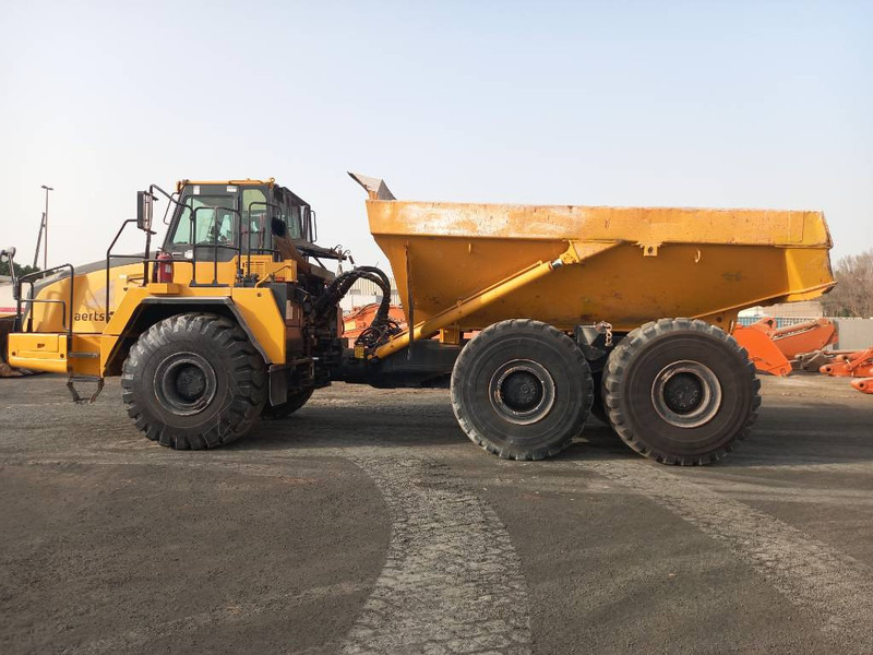 Komatsu HM400-3R (4pcs available in Abu Dhabi) - מסיר פסולת מפרקי: תמונה 1 Komatsu HM400-3R (4pcs available in Abu Dhabi) - מסיר פסולת מפרקי: תמונה 1