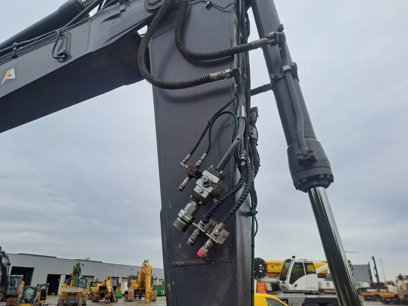 מחפר סורק Volvo ECR 235 E: תמונה 9