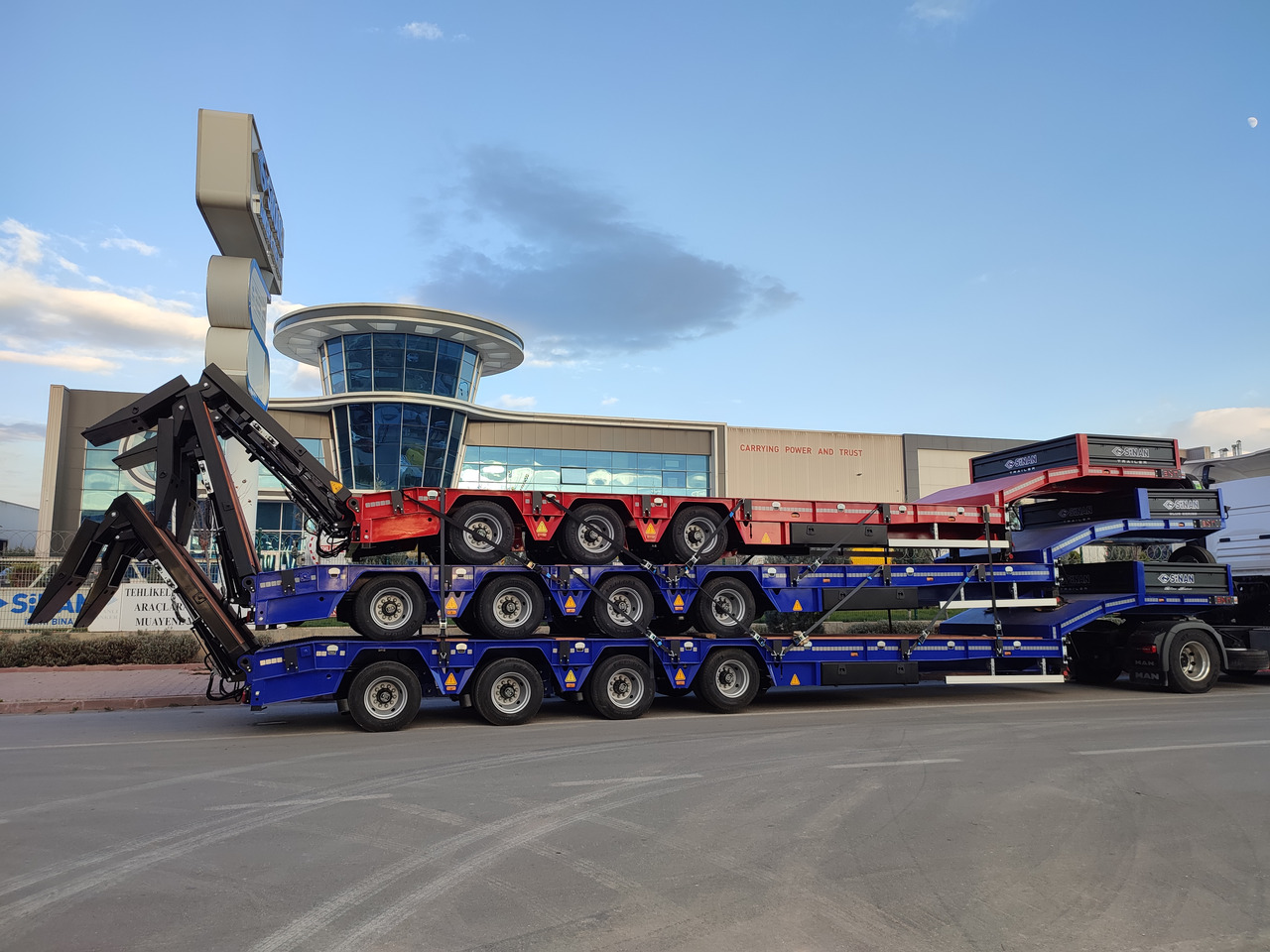 SINAN TANKER TRAILER Lowbed 4 axle - סמיטריילר עם מטען נמוך: תמונה 1 SINAN TANKER TRAILER Lowbed 4 axle - סמיטריילר עם מטען נמוך: תמונה 1
