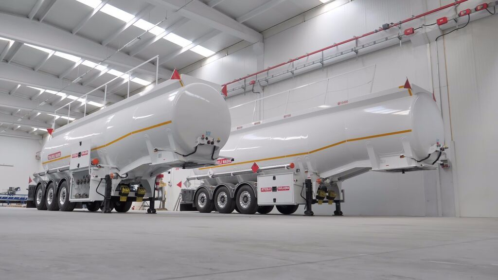 SINAN TANKER-TREYLER Aluminium, fuel tanker- Бензовоз Алюминьевый - סמיטריילר מכל: תמונה 1 SINAN TANKER-TREYLER Aluminium, fuel tanker- Бензовоз Алюминьевый - סמיטריילר מכל: תמונה 1