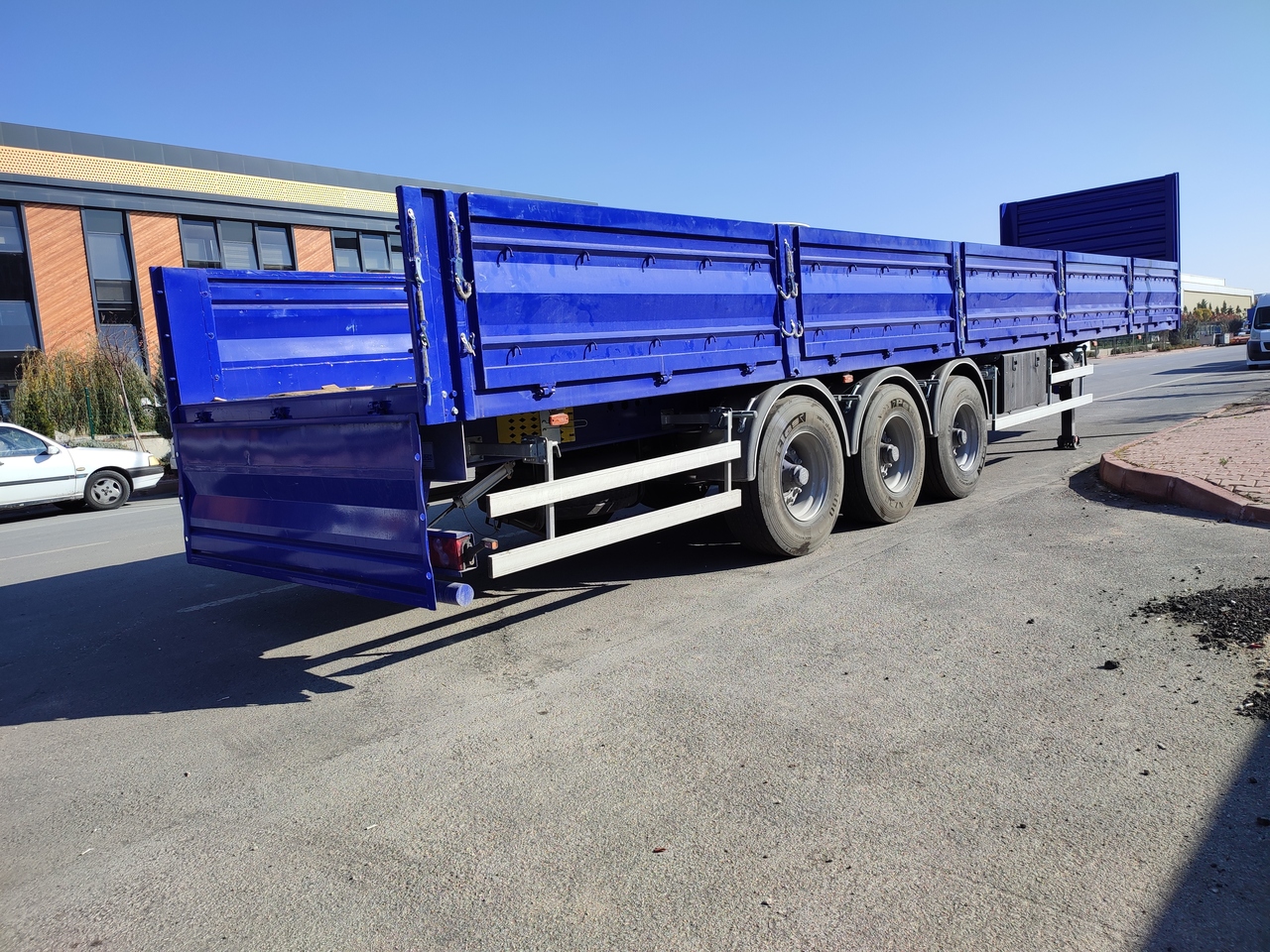 SINAN TANKER-TREYLER FlatBed - Special Platform - סמיטריילר צד נופל/ שטוח: תמונה 1 SINAN TANKER-TREYLER FlatBed - Special Platform - סמיטריילר צד נופל/ שטוח: תמונה 1