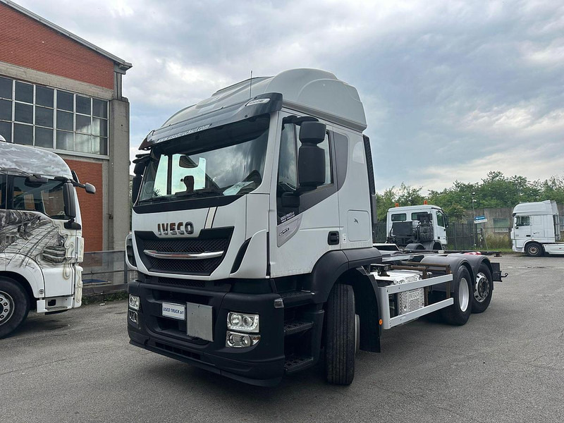 Iveco Stralis 460 - משאית עם שלדת תא: תמונה 1 Iveco Stralis 460 - משאית עם שלדת תא: תמונה 1