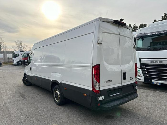 Iveco - כלי רכב מסחרי עם לוח: תמונה 4 Iveco - כלי רכב מסחרי עם לוח: תמונה 4