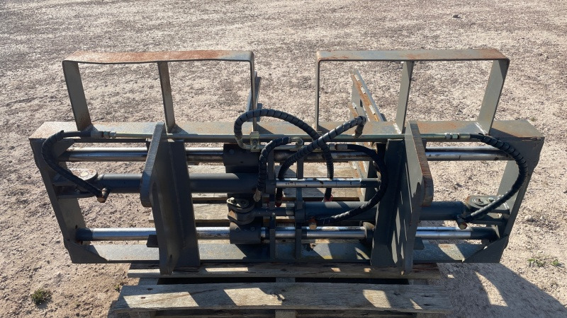 Bale Clamp 1700mm - מהדק עבור מכונת בנייה: תמונה 5 Bale Clamp 1700mm - מהדק עבור מכונת בנייה: תמונה 5
