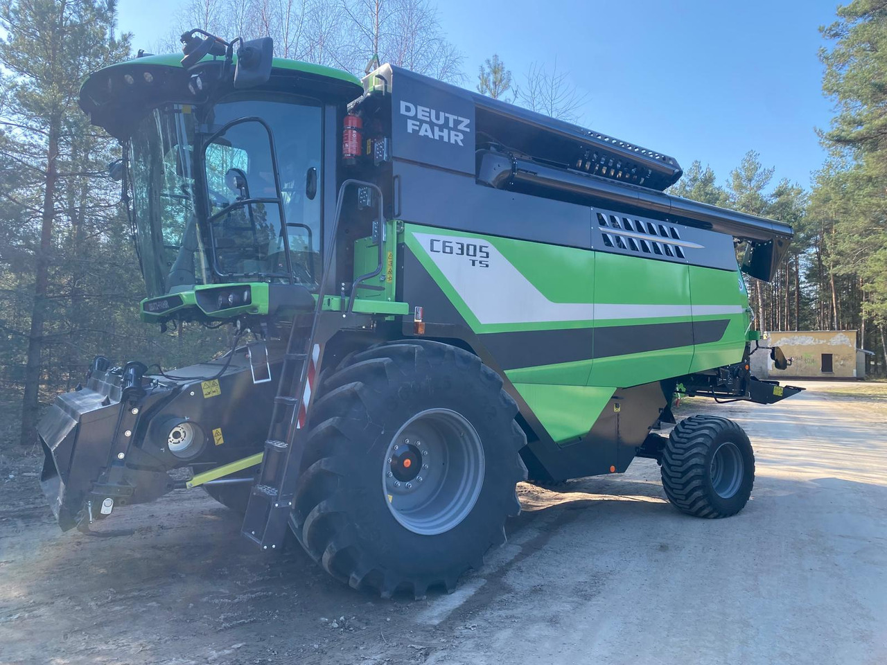 DEUTZ FAHR C6305 TS with DH630R NEW/UNUSED - מקצרה: תמונה 1 DEUTZ FAHR C6305 TS with DH630R NEW/UNUSED - מקצרה: תמונה 1