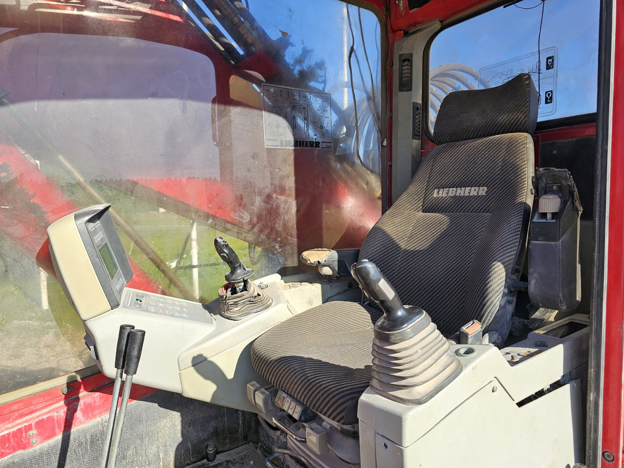 מחפר הריסה LIEBHERR R944B VH-HD. UHD boom and standart boom included.: תמונה 14