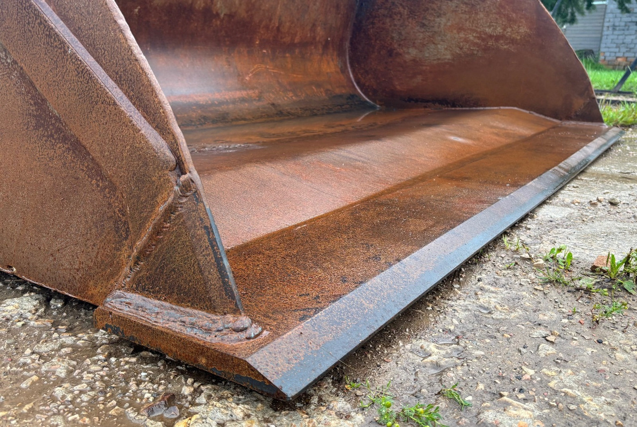 MANITOU 2.5cbm 2450mm - דלי מעמיס עבור מעמיס גלגלים טלסקופי: תמונה 2 MANITOU 2.5cbm 2450mm - דלי מעמיס עבור מעמיס גלגלים טלסקופי: תמונה 2