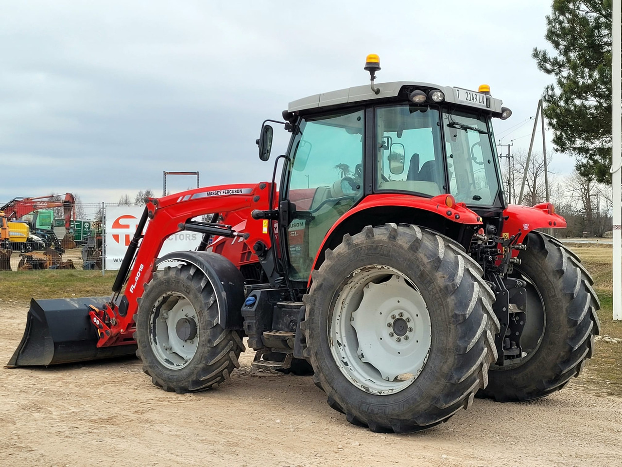 Massey Ferguson 5711 Dyna 4 - טרקטור חקלאי: תמונה 4 Massey Ferguson 5711 Dyna 4 - טרקטור חקלאי: תמונה 4