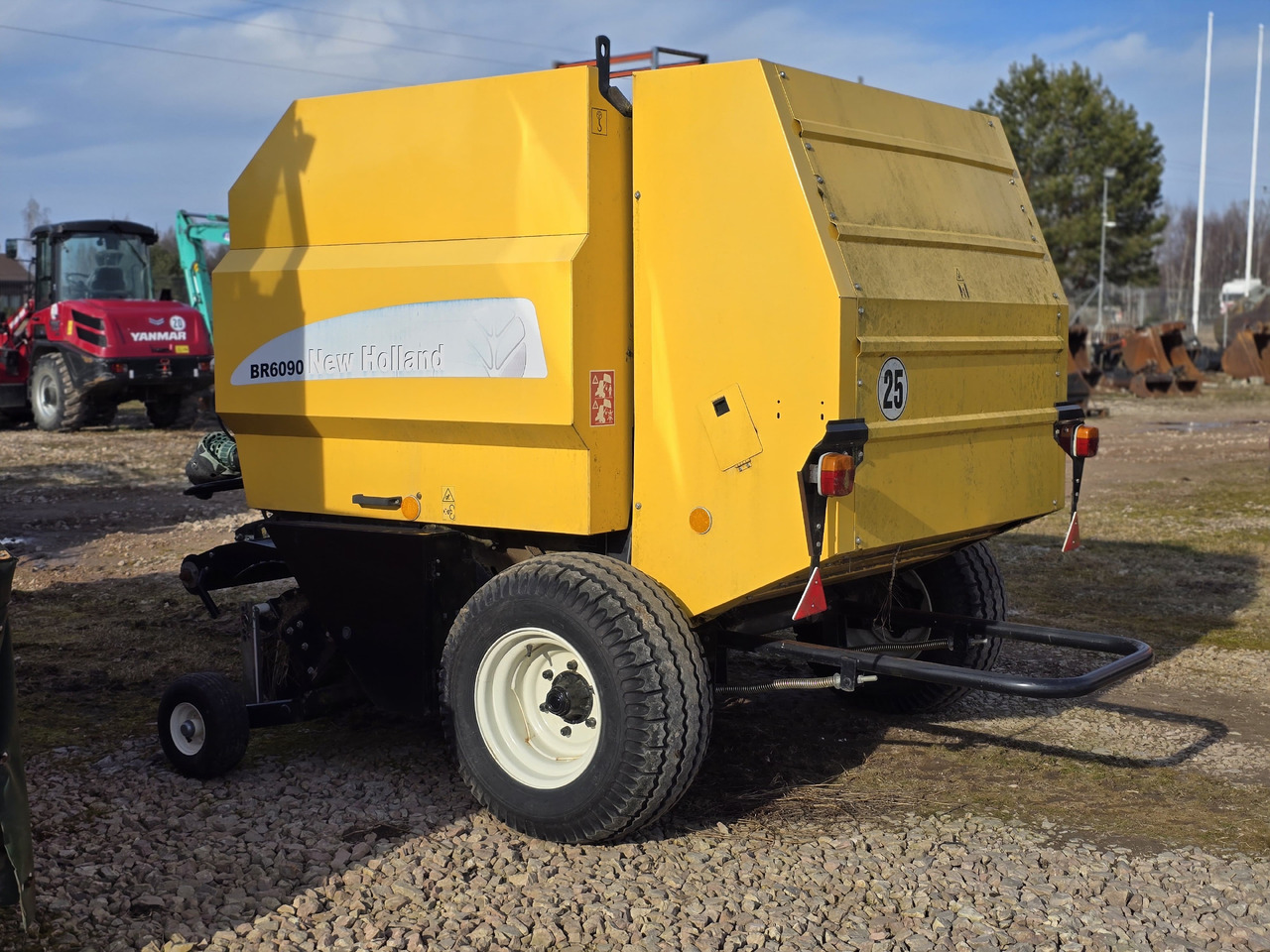 New Holland BR6090 - מכונת צרור עגולה: תמונה 1 New Holland BR6090 - מכונת צרור עגולה: תמונה 1
