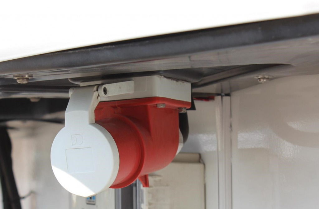 Chereau 3-Achser Kühlanhänger CV 1350 Türen FRC - קרון נגרר עם קירור: תמונה 3 Chereau 3-Achser Kühlanhänger CV 1350 Türen FRC - קרון נגרר עם קירור: תמונה 3