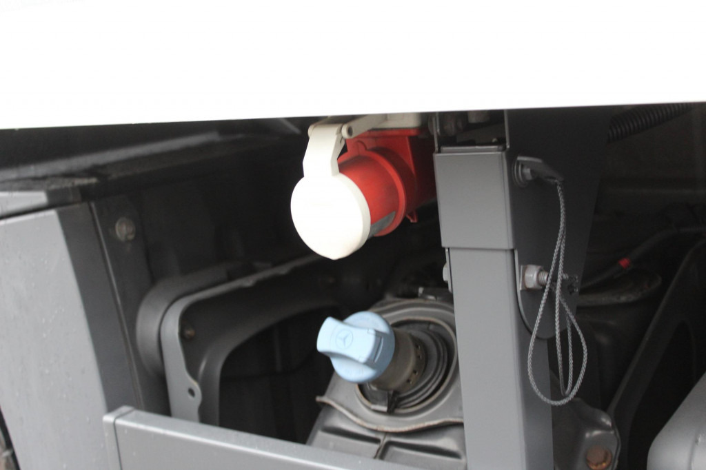 Mercedes-Benz Actros 1830 E6 TK T-1200R Multi Bi-Temp LBW AHK - משאית קירור: תמונה 5 Mercedes-Benz Actros 1830 E6 TK T-1200R Multi Bi-Temp LBW AHK - משאית קירור: תמונה 5